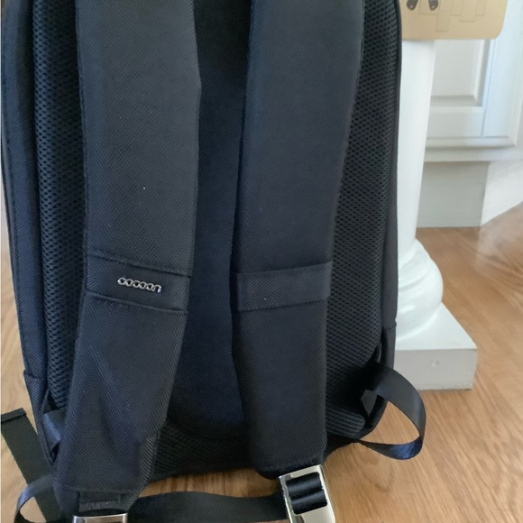Cocoon  13” + Laptop 10” Tablet Backpack Slim NWT - Picture 3 of 8